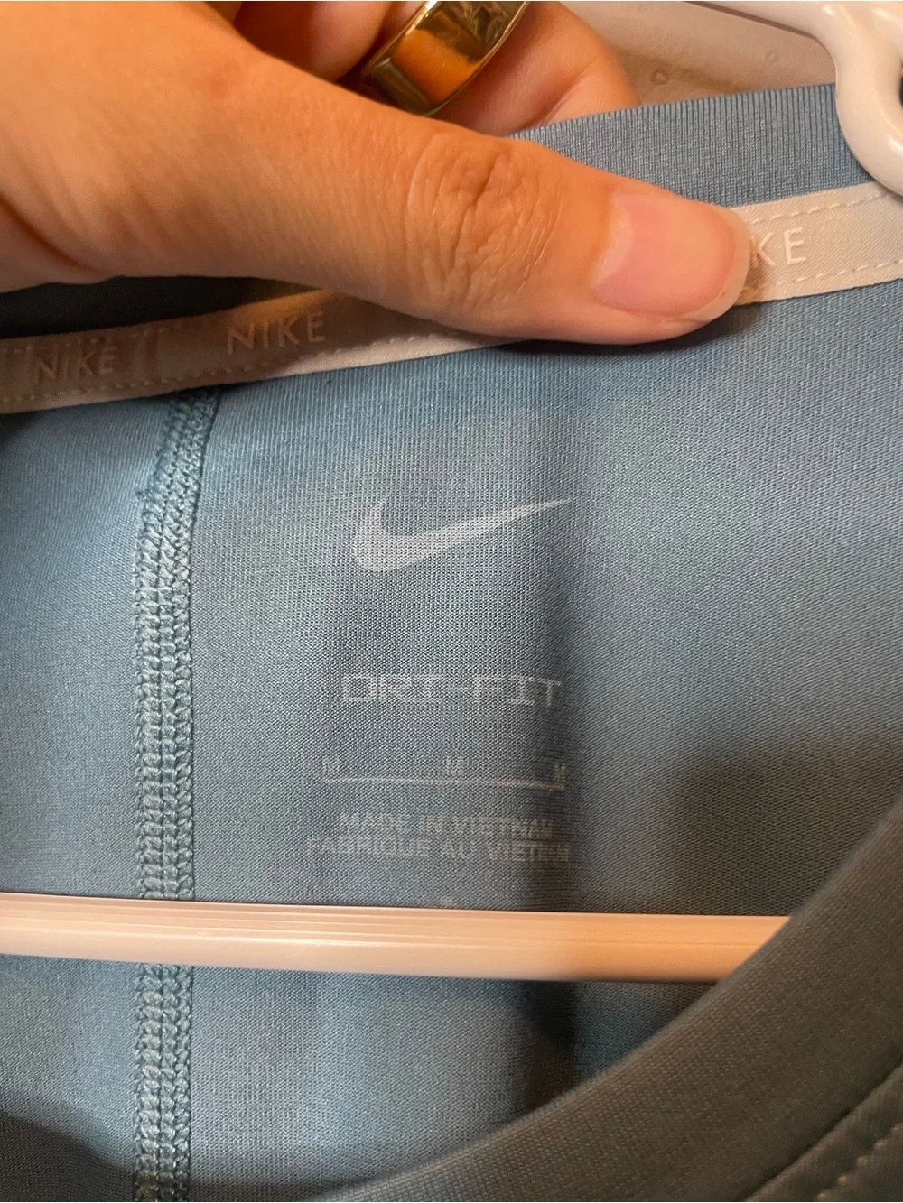 Nike Women's Light Blue Short Sleeve Dri-FIT Tee Cropped T-Shirt Medium Teal